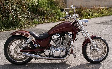 Suzuki VS 1400 Intruder Red Tiger